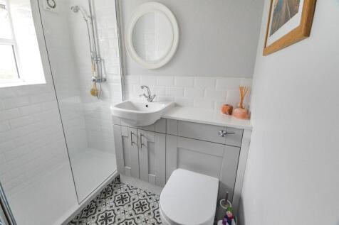 Bathroom.JPG