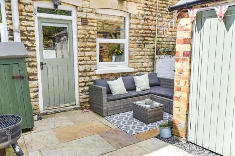 Rear Courtyard.JPG
