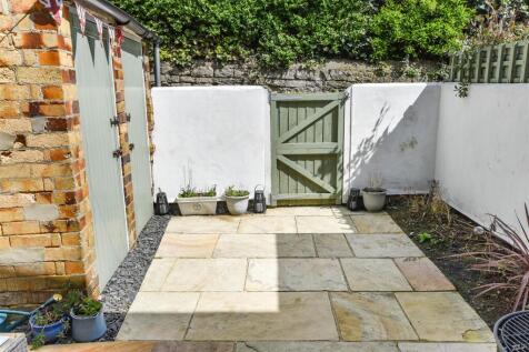 Rear Courtyard (2).JPG
