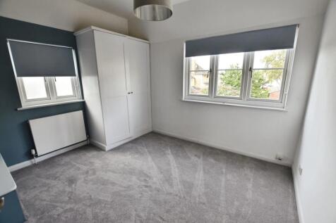 pbox-bedroom-321388.JPG