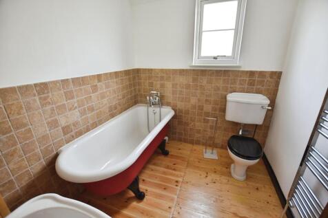 pbox-bathroom-321388.JPG
