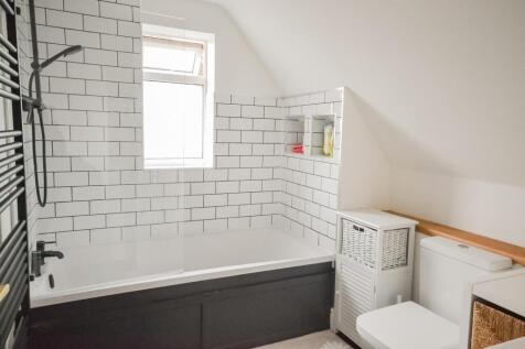Bathroom.JPG