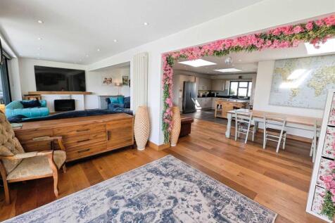 Open Plan Kitchen Living Space
