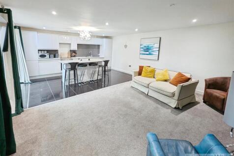 Open Plan Kitchen Living Area