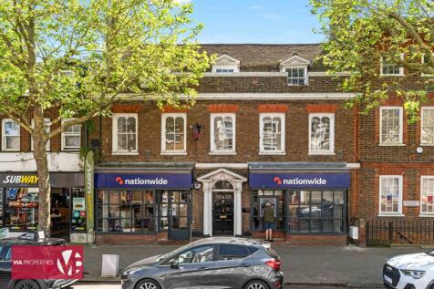 Flat 58a high street Hoddesdon via properties estate letting com