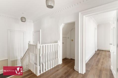 Flat 58a high street Hoddesdon via properties estate letting com