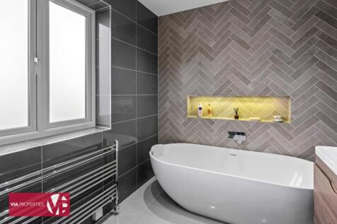 En suite bathroom