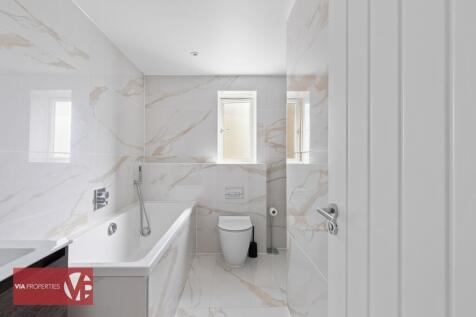 Family bathroom 1st floor