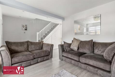 70 Davison Drive Cheshunt Waltham Cross EN8 0SX via properties e