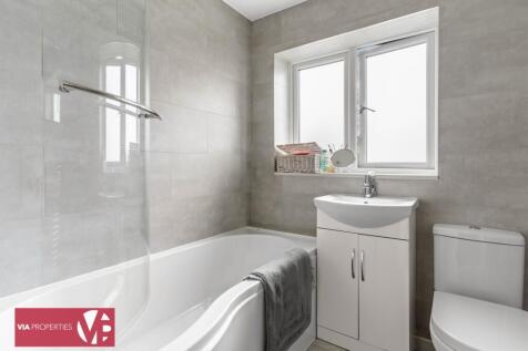 70 Davison Drive Cheshunt Waltham Cross EN8 0SX via properties e