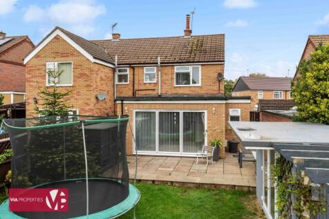 36 Palmers Grove Nazeing Waltham Abbey EN9 2QF via properties es