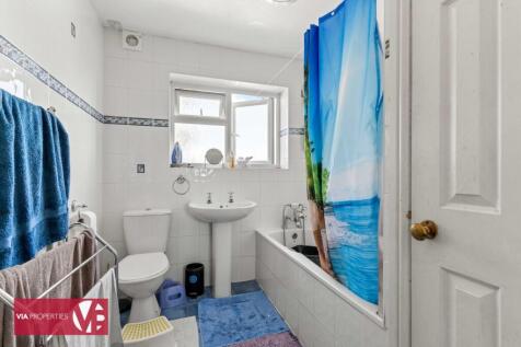 Family bathroom 1st floor