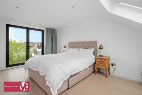 Master bedroom suite top floor