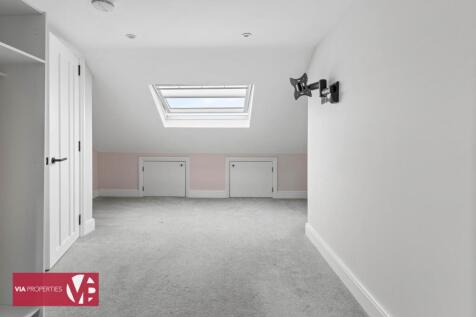 Loft room / top floor bedroom