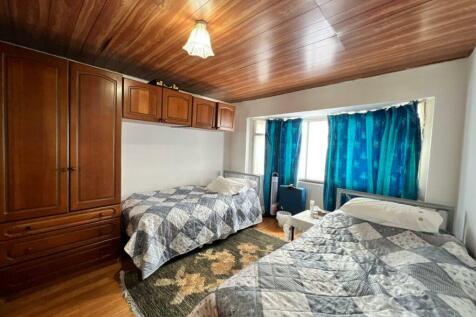 bedroom1.pic2.jpeg