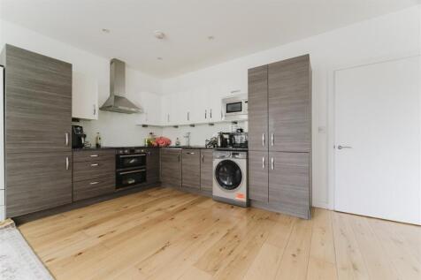 Kitchen 2.jpg