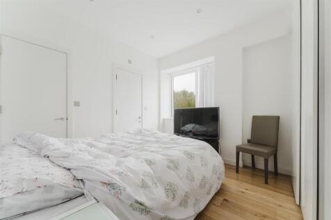 bed 2 .jpg