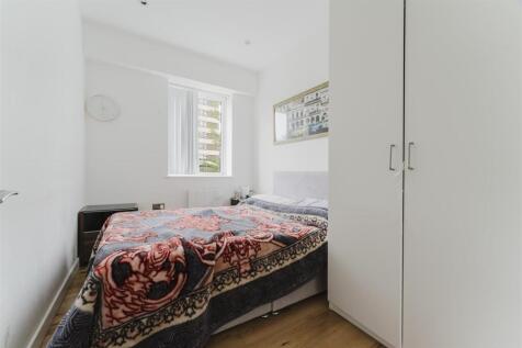 bed 1.jpg