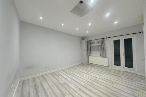 WhatsApp Image 2025-11-03 at 6.23.27 PM.jpeg