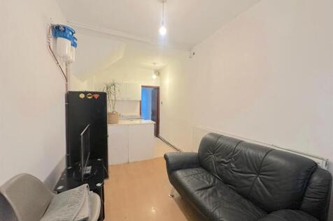 WhatsApp Image 2025-11-18 at 10.01.58 AM.jpeg