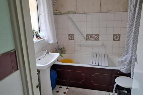 WhatsApp Image 2025-11-20 at 16.11.17_189bd4e4.jpg