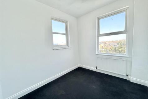 F4 Bedroom 2