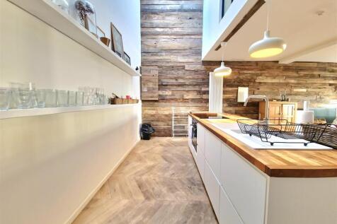 Living Room/Kitchen