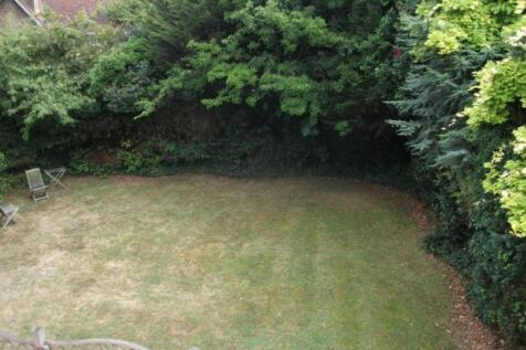 Callis Court Gardens .jpg