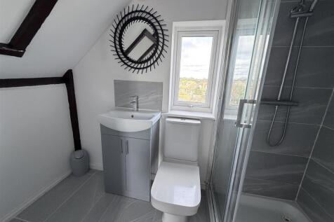 Third Floor Bedroom 9 (£900)