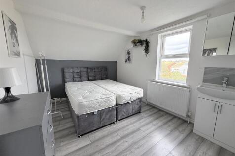 2nd Floor Bedroom 6 (£850)