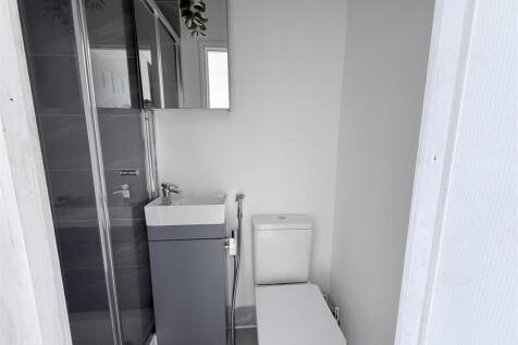 Upper Ground Floor Bedroom 2