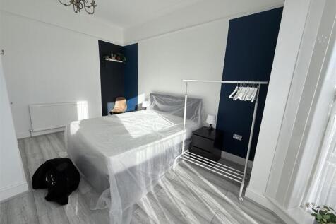 1st Floor Bedroom 3 (£850pcm)