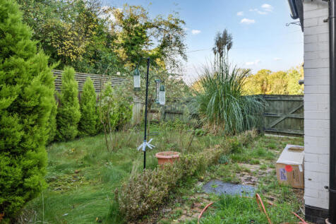 1369918-4-68f8a4d...