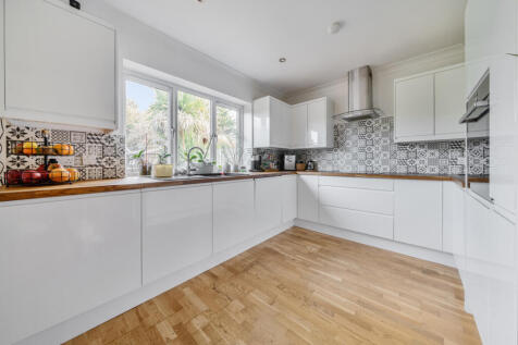 1373339-12-690a0e...