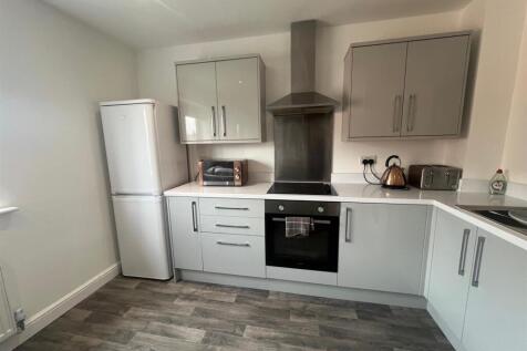 Apt 31 kitchen3.jpg