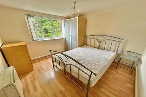 flat5 bed 1.jpeg