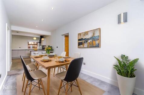20 - Dining Room - Modern - 5.jpg