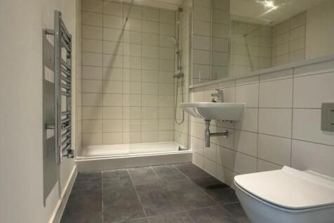 burlington square bathroom1.jpeg