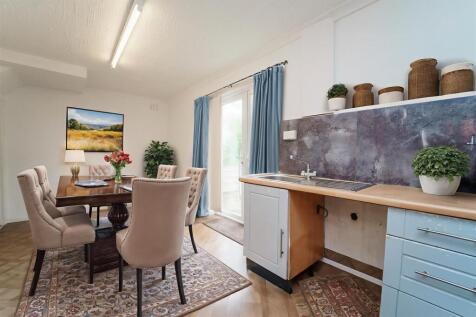 DSC01449 - Dining Room - Standard - 0.jpg