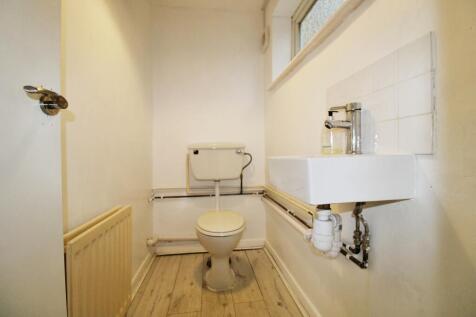 Cloakroom/wc