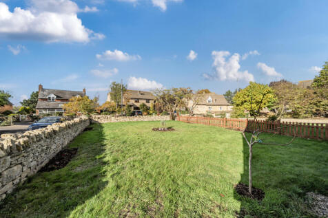 1371600-5-68f8f15...