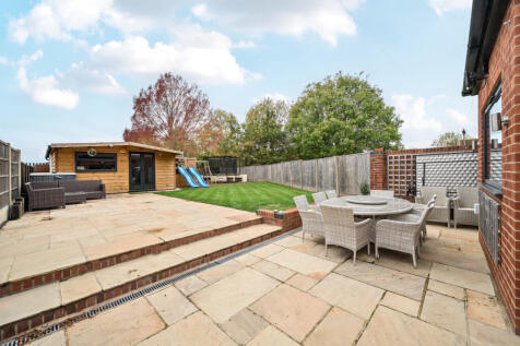 1370618-4-68fa2a7...