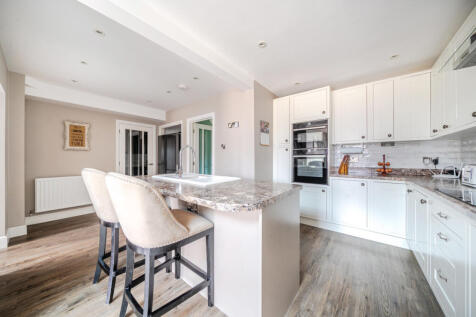 1370618-19-68fa2c...