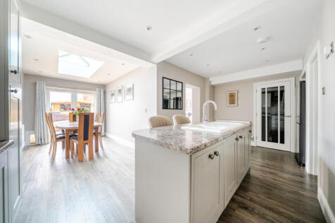 1370618-16-68fa2b...