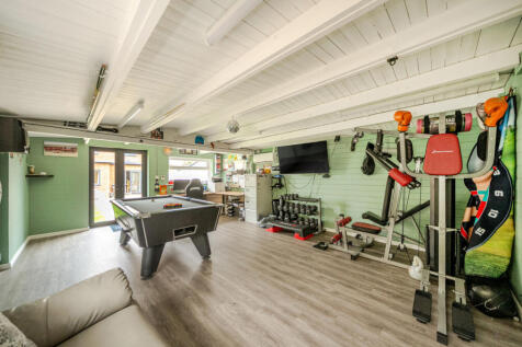 1370618-8-68fa2aa...