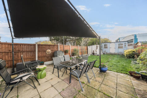 1374663-6-690b2ae...