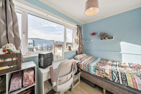 1374663-17-690b2b...