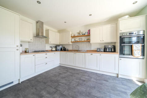 1334720-11-6895fd...