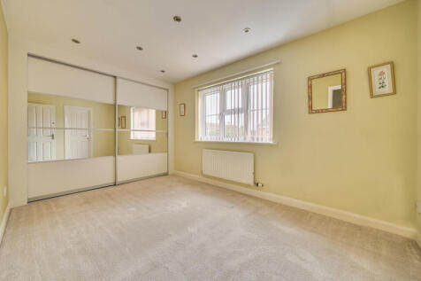 1376647-12-690b49...