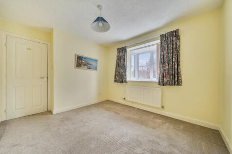 1376647-8-690b49b...